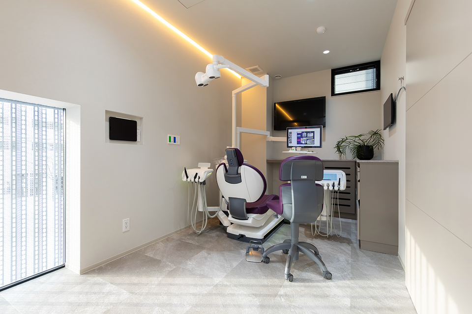 診療ユニットとモニター